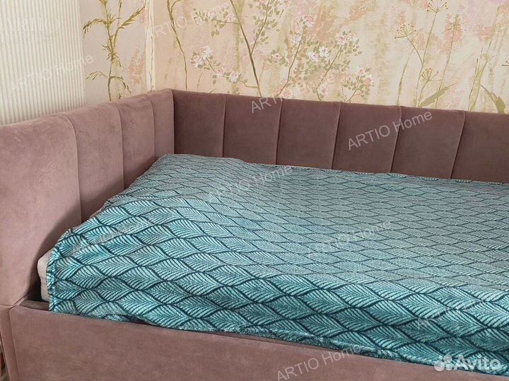 Детская кровать с бортиком