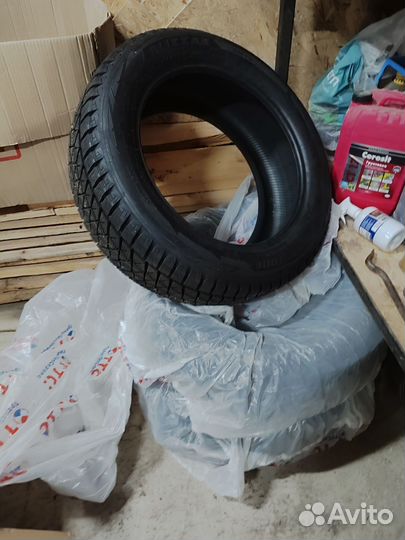 Bridgestone Blizzak DM-V2 235/55 R18 100