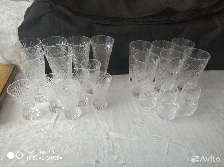 Хрустальные фужеры, вазы-салатники,2 кружечки