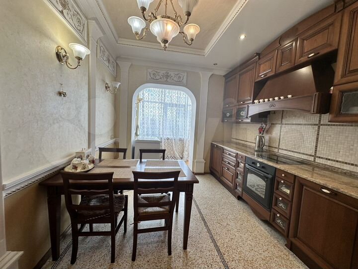 2-к. квартира, 113 м², 5/19 эт.