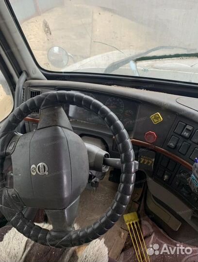 Volvo VNL 670, 2003