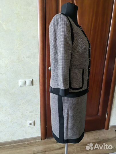 Костюм женский