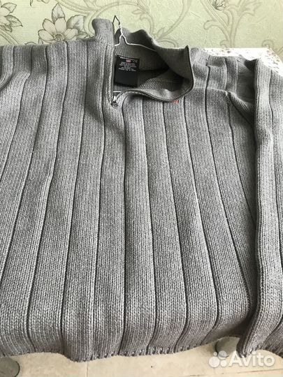 Свитер мужской