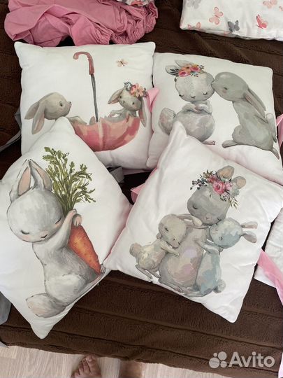 Комплект в кроватку для девочки б/у