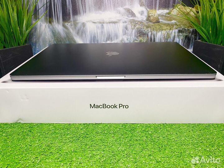 MacBook Pro 15 (2019), 512 ГБ, Core i7, 2.6 ГГц, RAM 16 ГБ, Radeon Pro 555X 4 ГБ