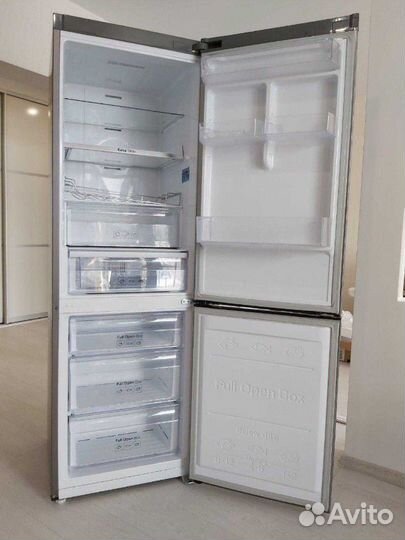Холодильник samsung. No Frost