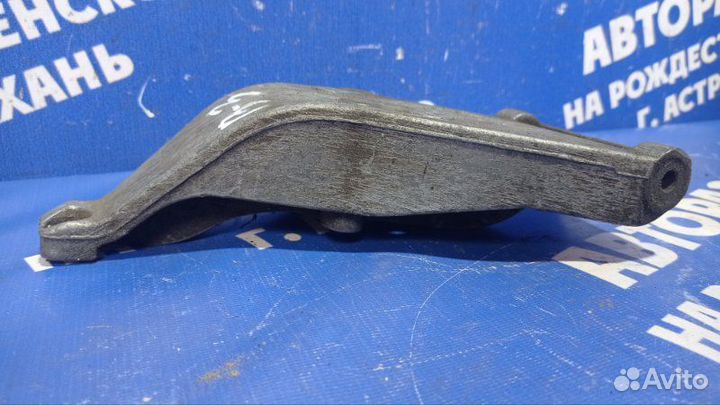 Кронштейн гидроусилителя руля Volkswagen Passat B3