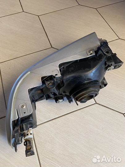 Фара правая mitsubishi pajero sport