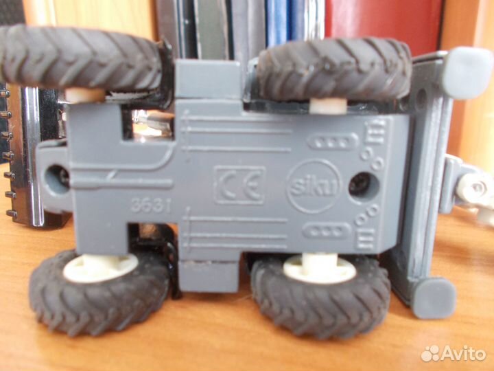 Модель 1/50 погрузчик terex Siku 3531