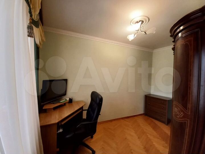 4-к. квартира, 100 м², 7/10 эт.