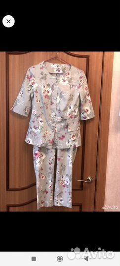 Брючный костюм женский 42 44 летний