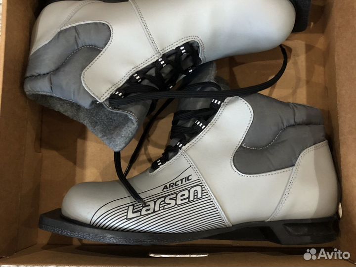 Лыжные ботинки