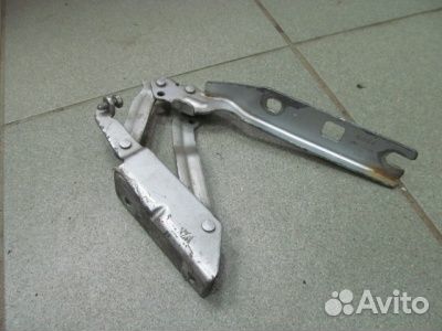 Петля капота левая Volkswagen Golf 5 2004-2009