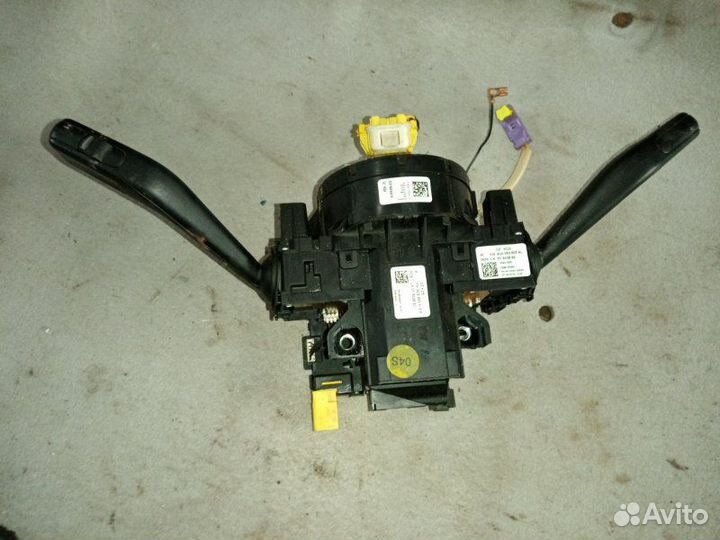 Подрулевой переключатель Volkswagen Passat B6 CAX