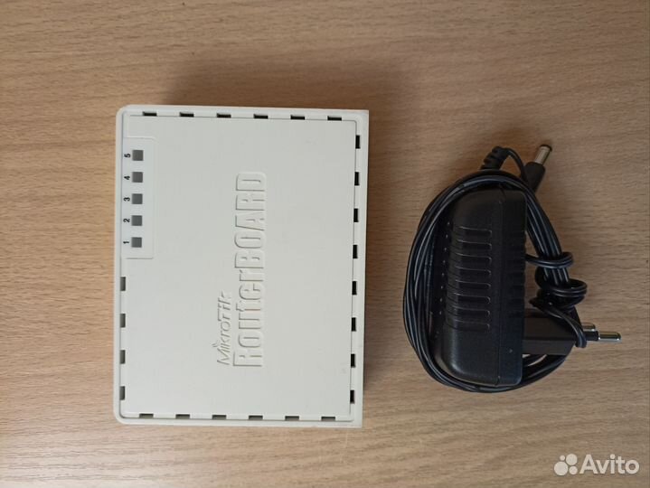 Роутер Mikrotik routrboard 750GL