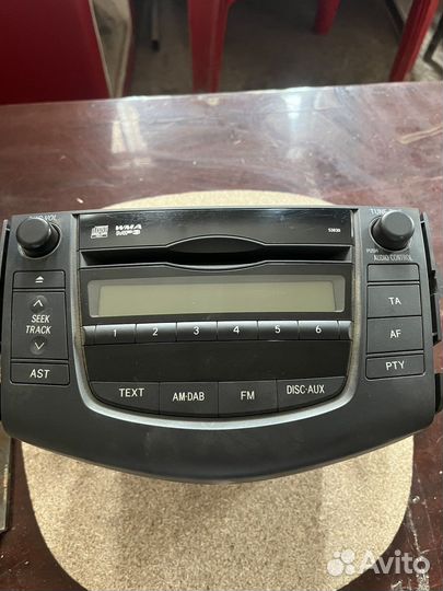 Магнитола для автомобиля RAV 4 2010 г