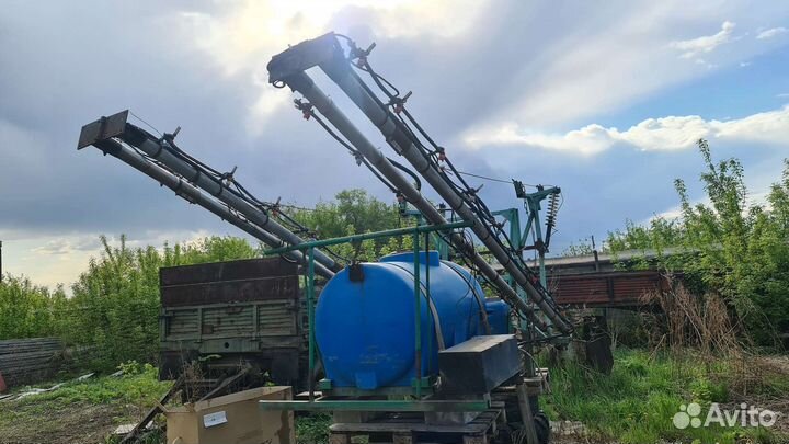 Опрыскиватель для обработки полей