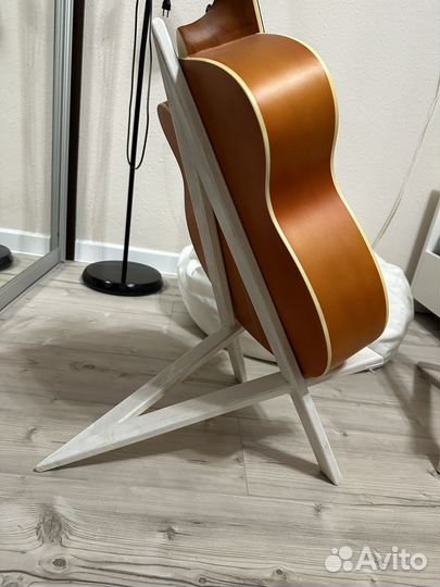 Подставка для гитары