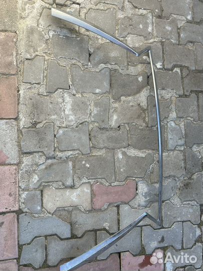 Молдинг решетки радиатора lexus rx 300