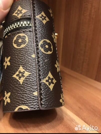 Louis vuitton ключница