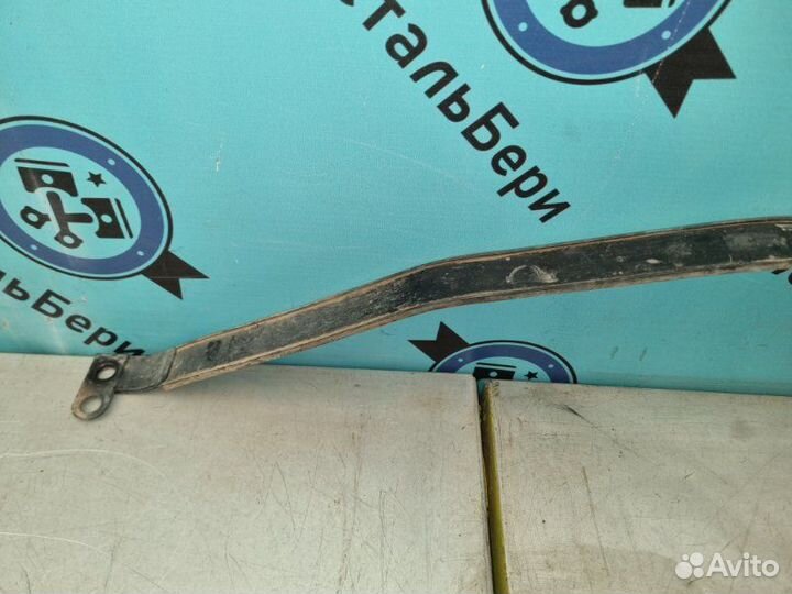 Лента крепления бензобака правая Hyundai Solaris 2