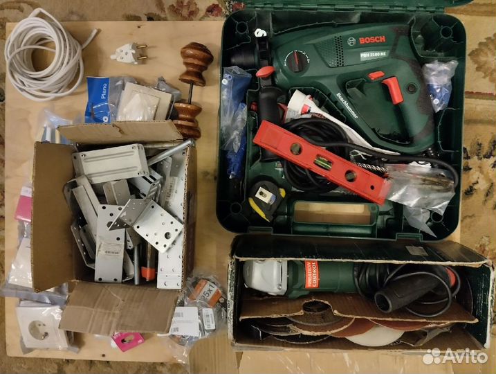 Повесить полку, собрать стол, починить кран