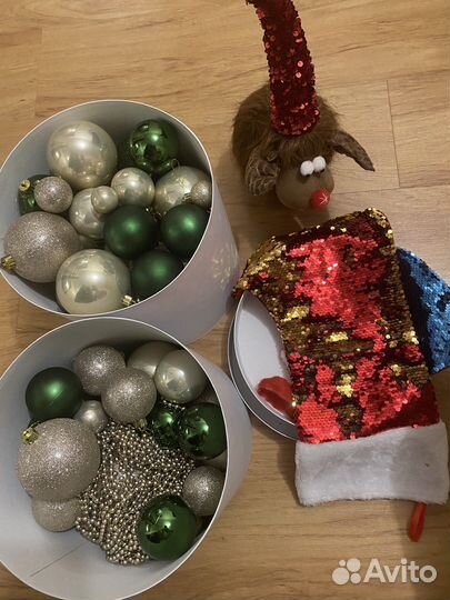 Новогодние игрушки