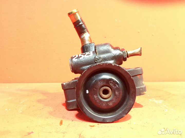 Насос гура для Ford Fusion fyja 1.6 Zetec (Б/У)