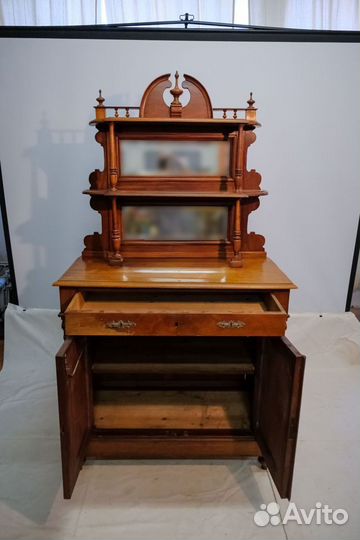 Антикварный полушкаф 1890-х гг