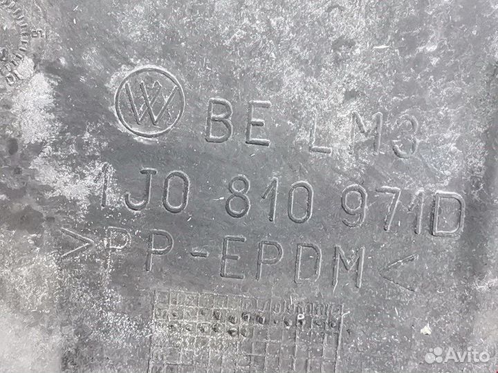 Подкрылок для Volkswagen Golf 4