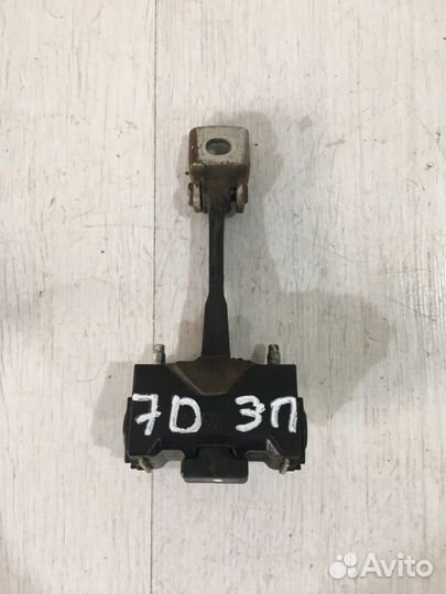 Ограничитель двери LADA vesta 1.6 мт седан