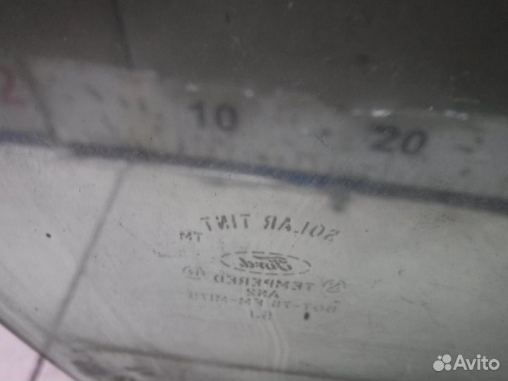Стекло двери передней правой Ford Taurus