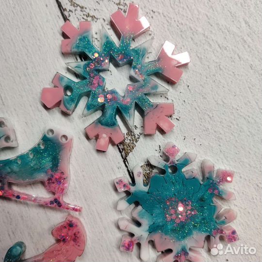 Ёлочные игрушки из эпоксидной столы