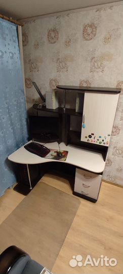 Компьютерный стол