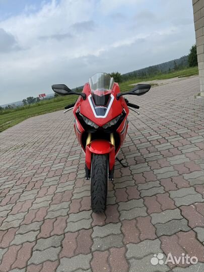 Honda CBR1000RR FireBlade