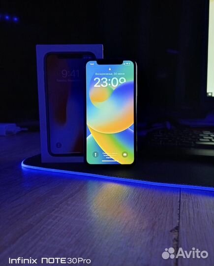iPhone X, 64 ГБ