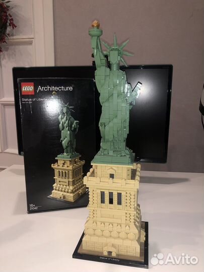 Lego architecture Statue of Liberty