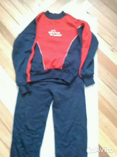 Шерстяной спортивный костюм