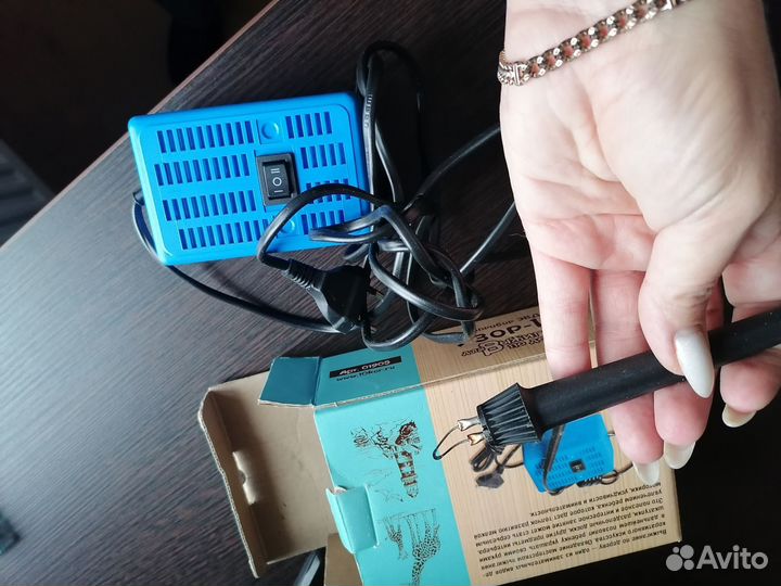 Электроприбор для выживания по дереву