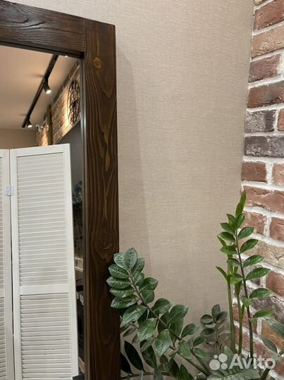 Зеркало в раме из массива