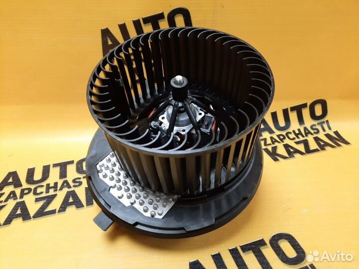 Моторчик печки Volkswagen Tiguan 2007-2016