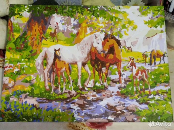 Лебедь,лошади,ёжик -картины стразами и красками