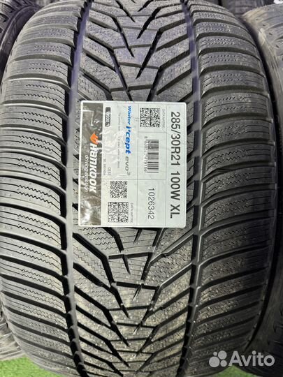 Hankook Winter I'Cept Evo 3 W330 255/35 R21 и 285/30 R21 100W