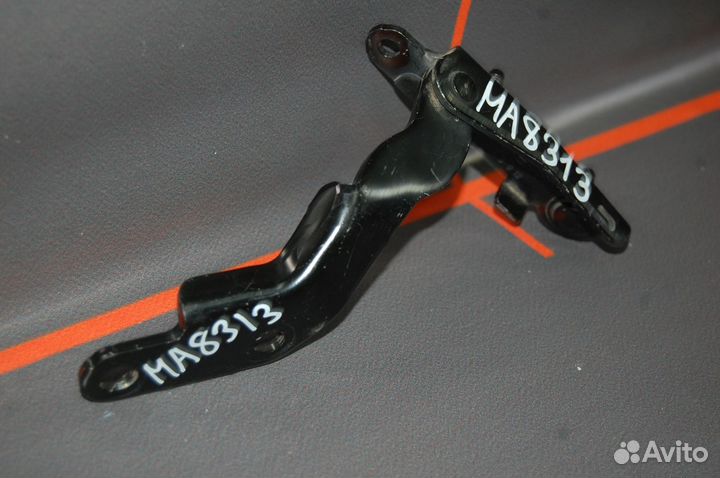 Петля двери багажника правая - Nissan X-Trail T32