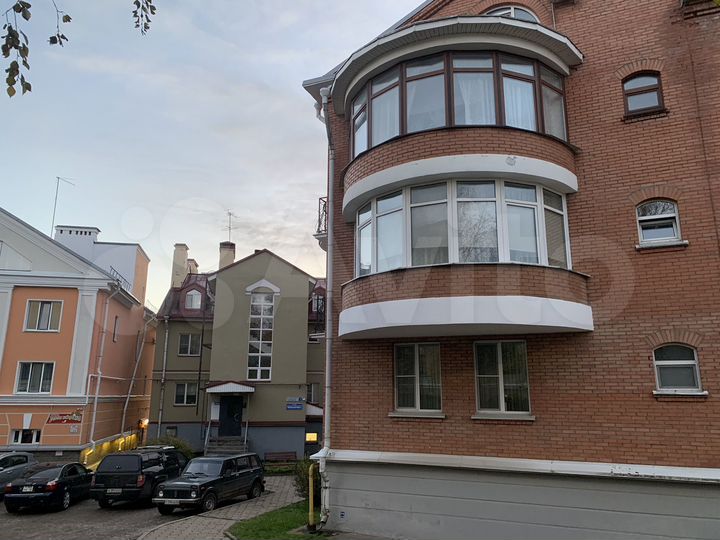 3-к. квартира, 97,3 м², 2/4 эт.