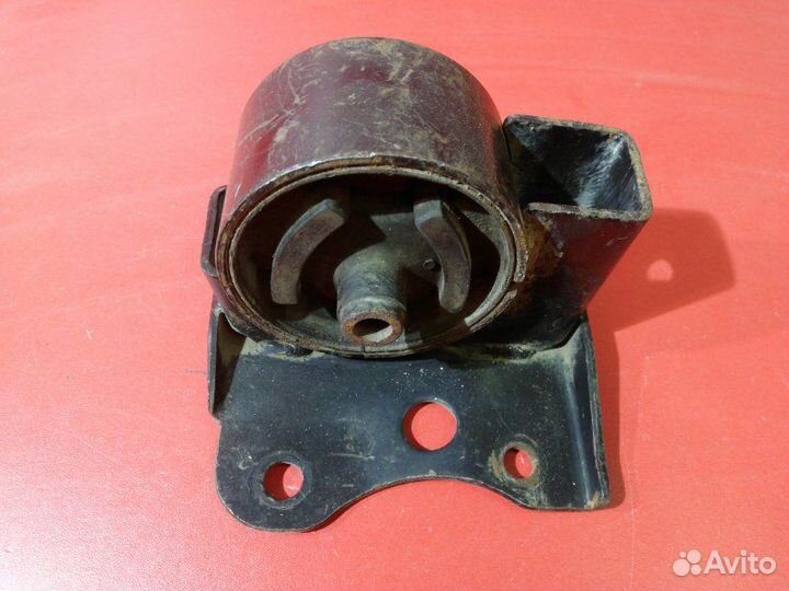 Подушка двигателя передняя левая Nissan Wingroad