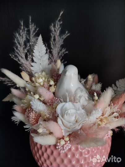 Букет из сухоцветов в кашпо