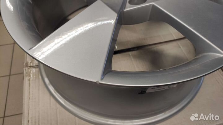 Диск на skoda Octavia A7 R17 ET 49 denom