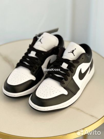 Jordan 1 low panda