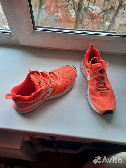 Кроссовки женские 41размер